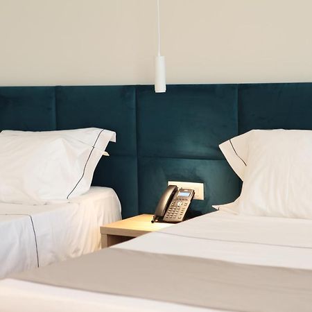 Volmar Hotel Durrës Zewnętrze zdjęcie