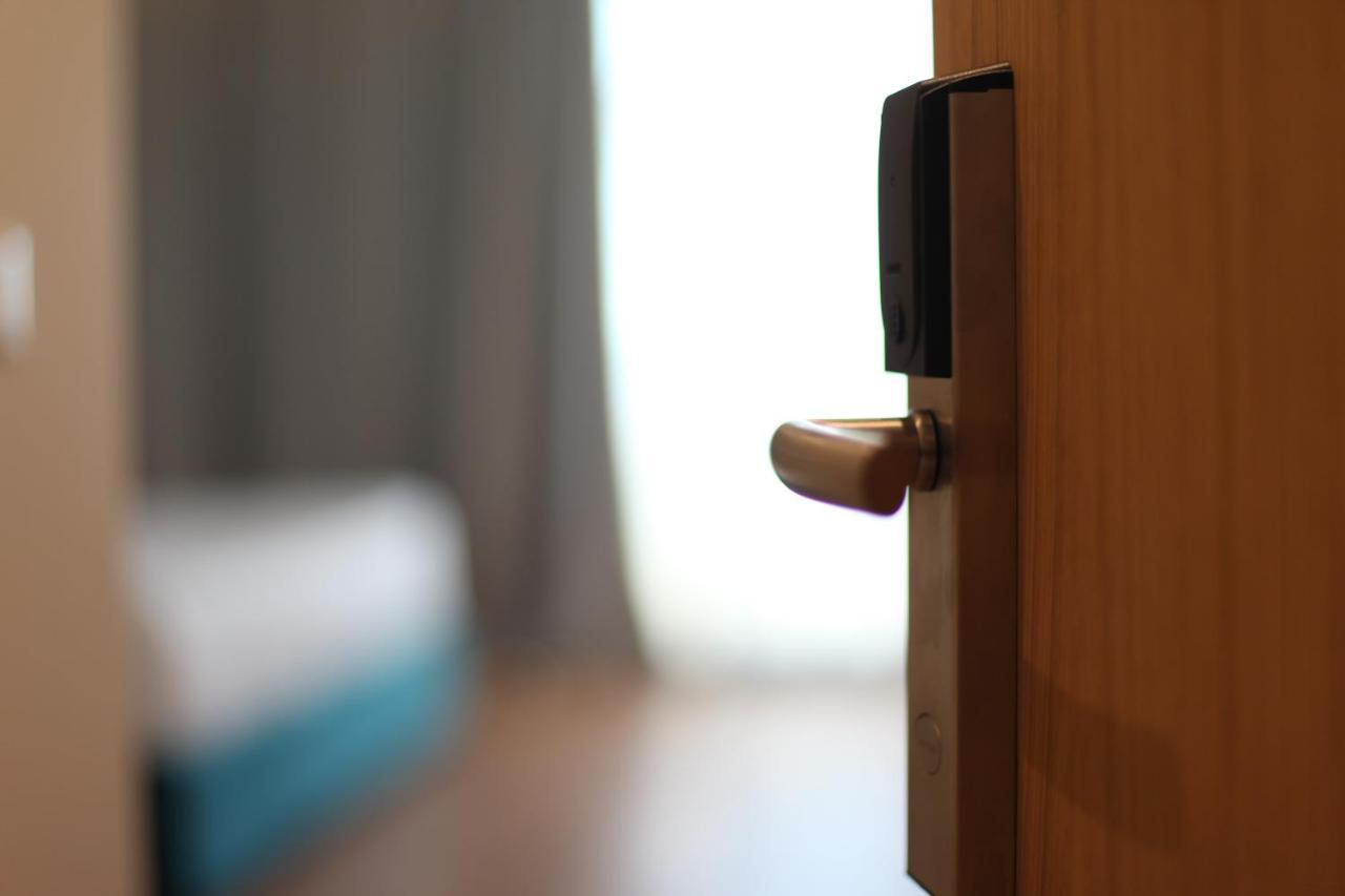 Volmar Hotel Durrës Zewnętrze zdjęcie